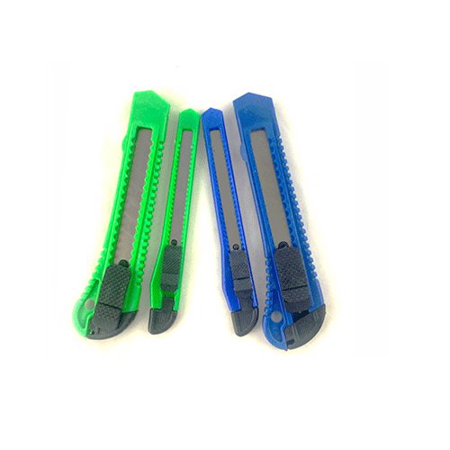 ZF-0173 BLISTER DE CUTER 4 PZS CON 1 PZ O CAJA CON 240 PZS